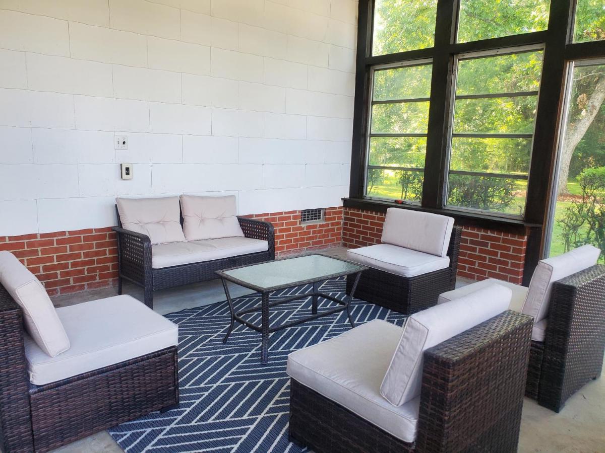 Spacious Centrally Located 3 Bed 2 Bath - Sleeps 8 Montgomery Exterior photo